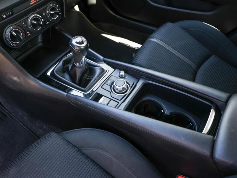 mazda Mazda3 2017 - 27