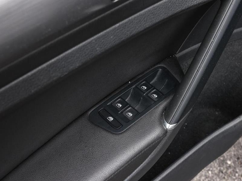 volkswagen e-Golf 2020 - 16