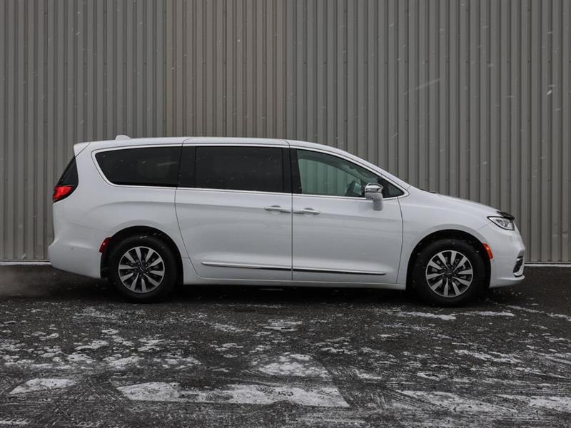 chrysler Pacifica Hybrid 2022 - 2