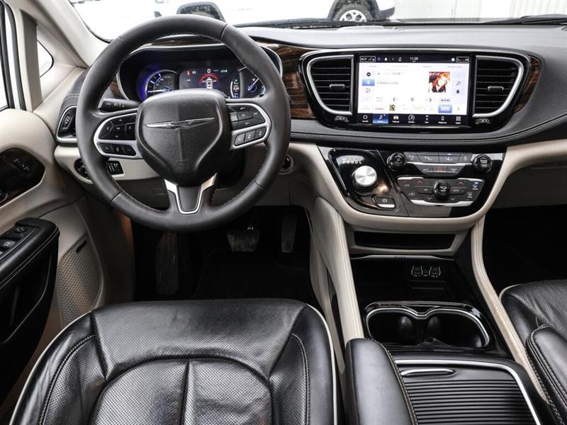 chrysler Pacifica Hybrid 2022 - 10