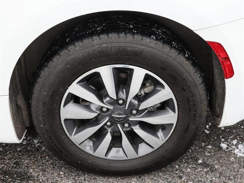 chrysler Pacifica Hybrid 2022 - 11