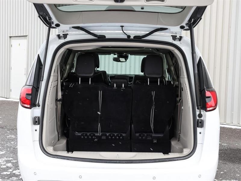 chrysler Pacifica Hybrid 2022 - 12