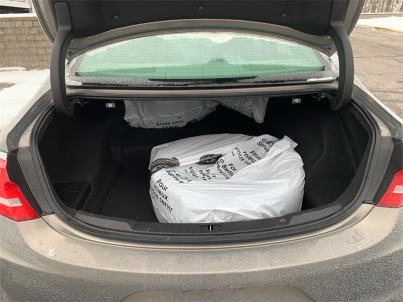 buick LaCrosse 2019 - 11