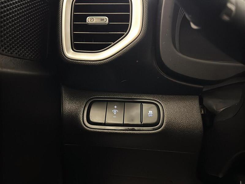 hyundai Venue 2023 - 25