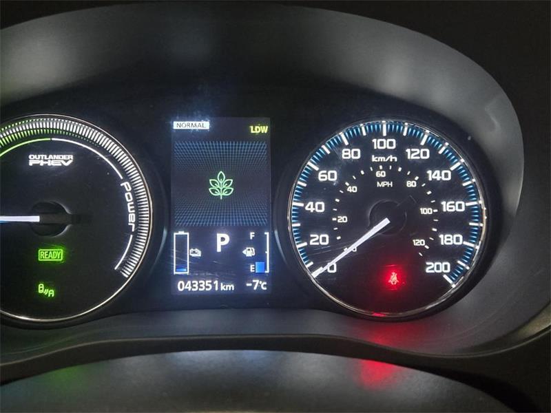 mitsubishi Outlander PHEV 2018 - 17