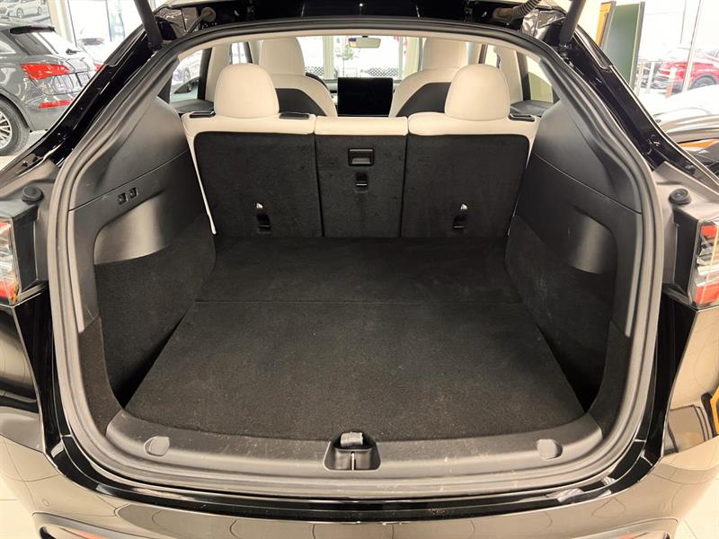 tesla Model Y 2022 - 9