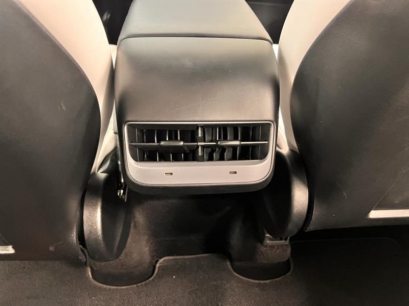 tesla Model Y 2022 - 15