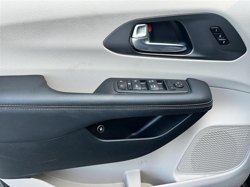 chrysler Pacifica 2023 - 32