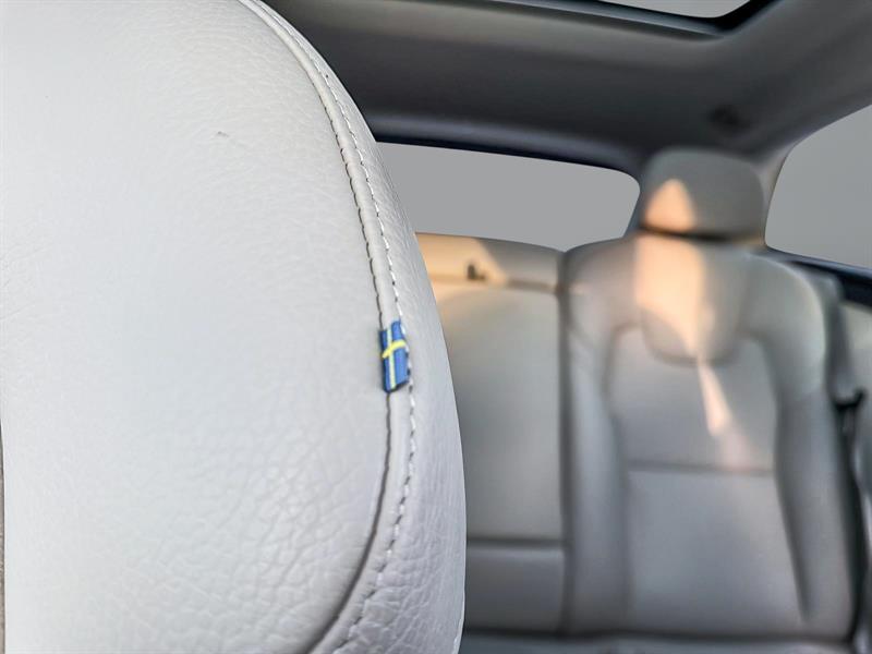 volvo XC60 2023 - 10