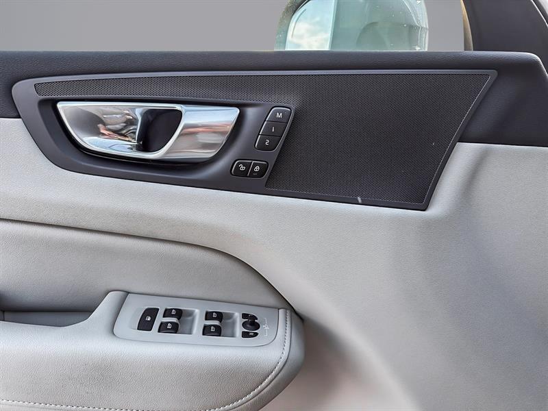 volvo XC60 2023 - 14