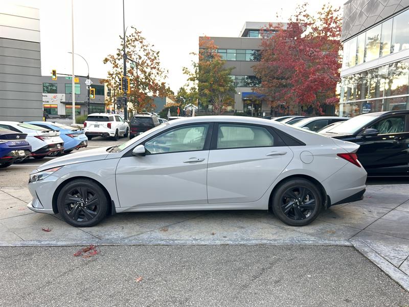 hyundai Elantra 2022 - 2
