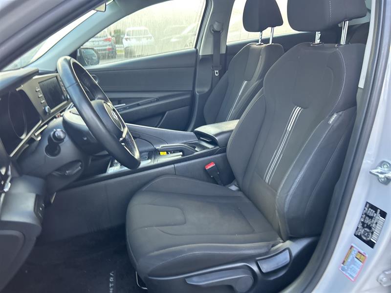 hyundai Elantra 2022 - 17