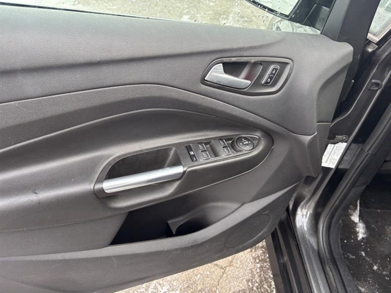 ford C-max Hybride 2016 - 11