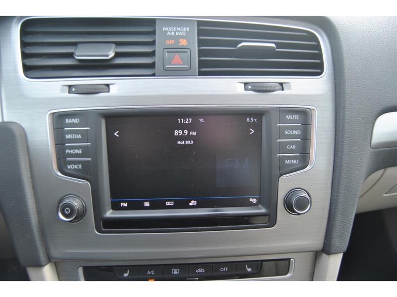 2017 Volkswagen Golf - Image 16