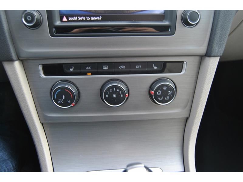 2017 Volkswagen Golf - Image 19