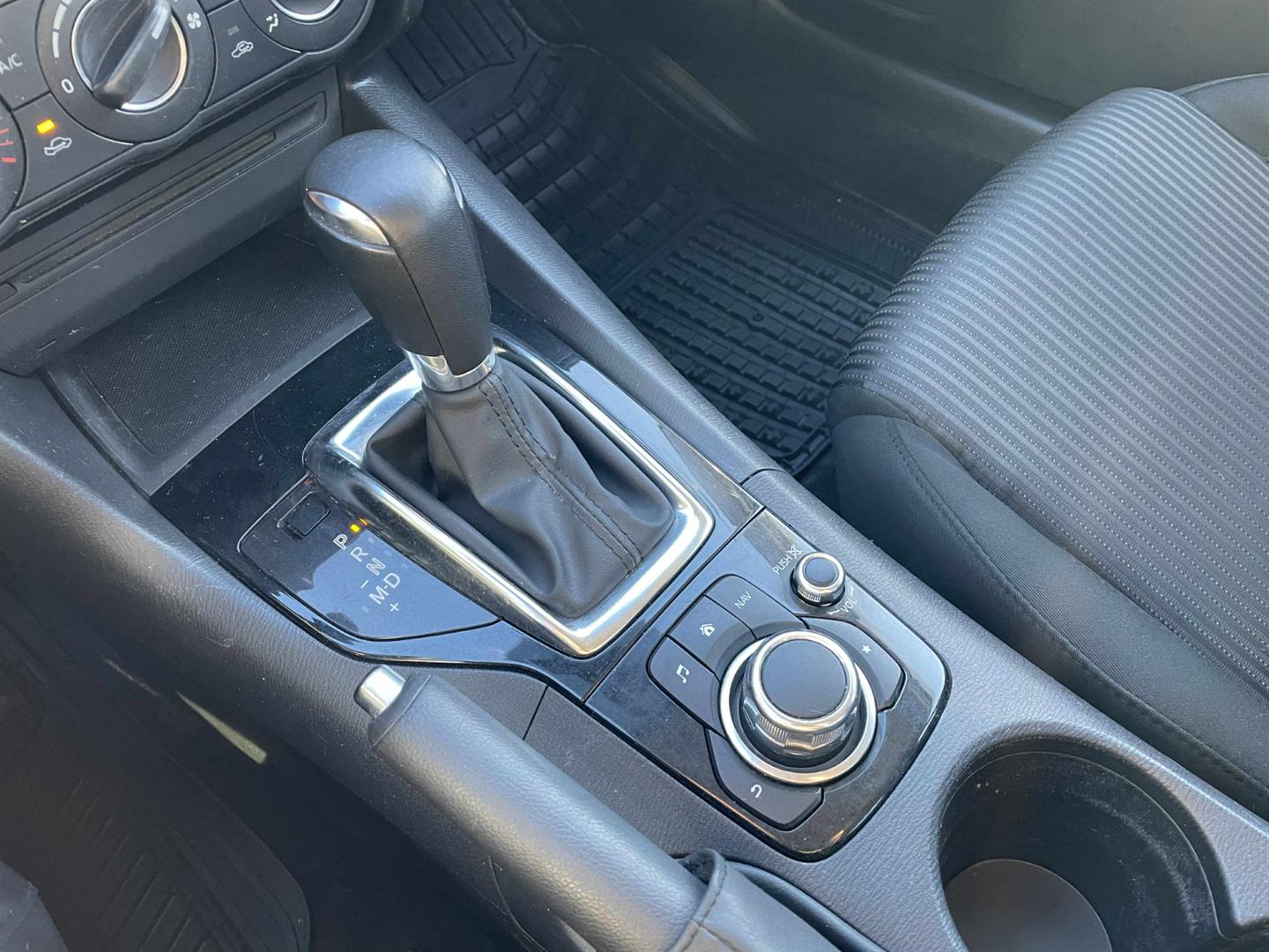 mazda Mazda3 2014 - 10