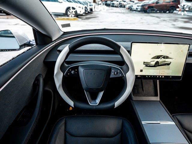 tesla Model 3 2024 - 12