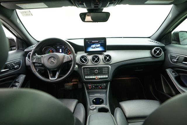 mercedes-benz GLA 2019 - 25