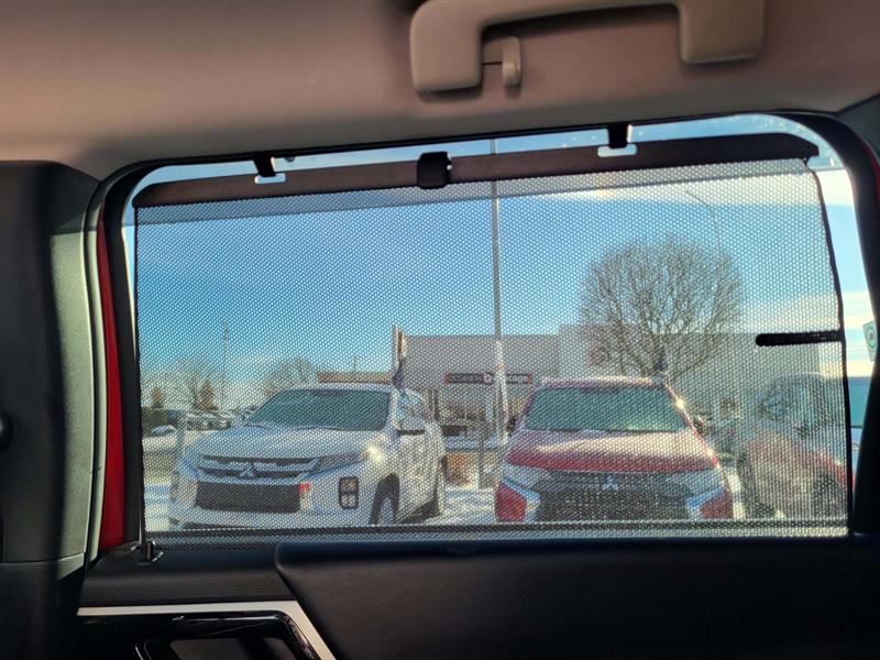 mitsubishi Outlander PHEV 2023 - 25