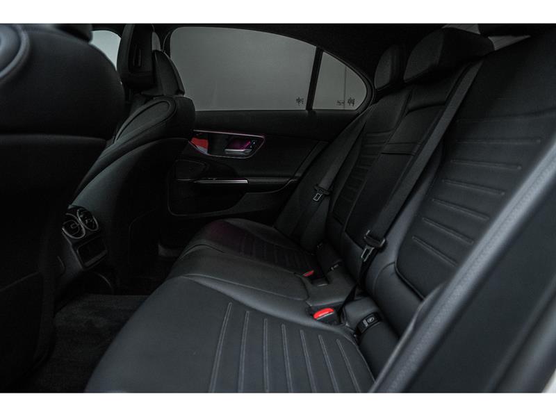mercedes-benz C300 2024 - 24