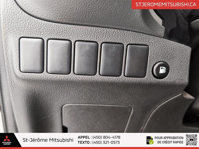 mitsubishi Outlander rechargeable 2018 - 9