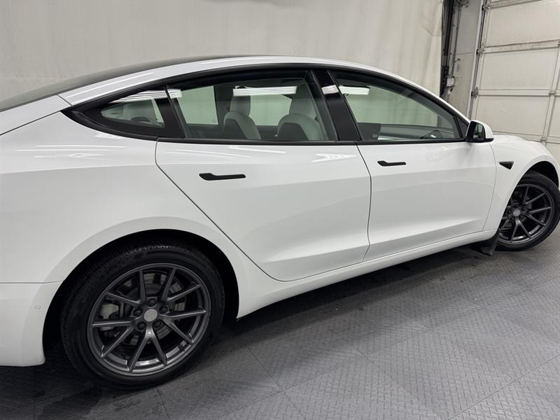 tesla Model 3 2022 - 10