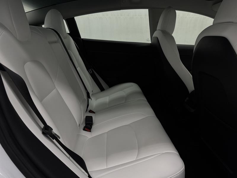 tesla Model 3 2022 - 31