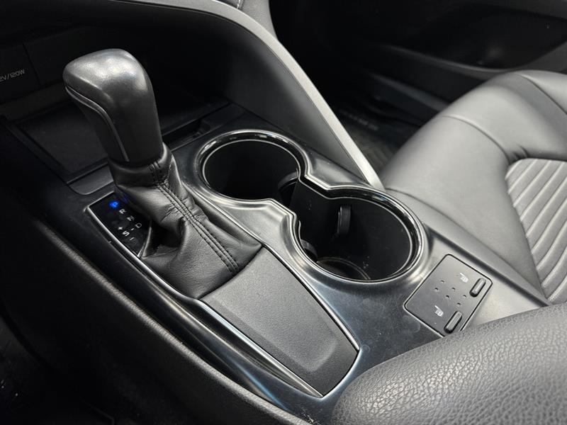 toyota Camry 2018 - 29