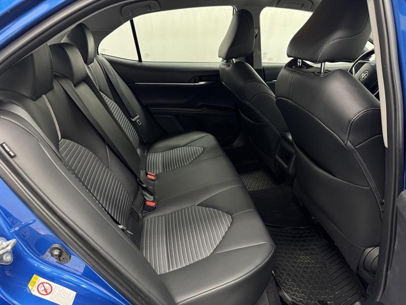 toyota Camry 2018 - 31