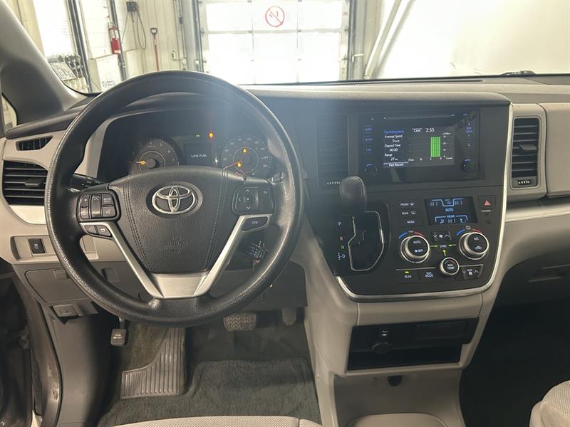 toyota Sienna 2015 - 7