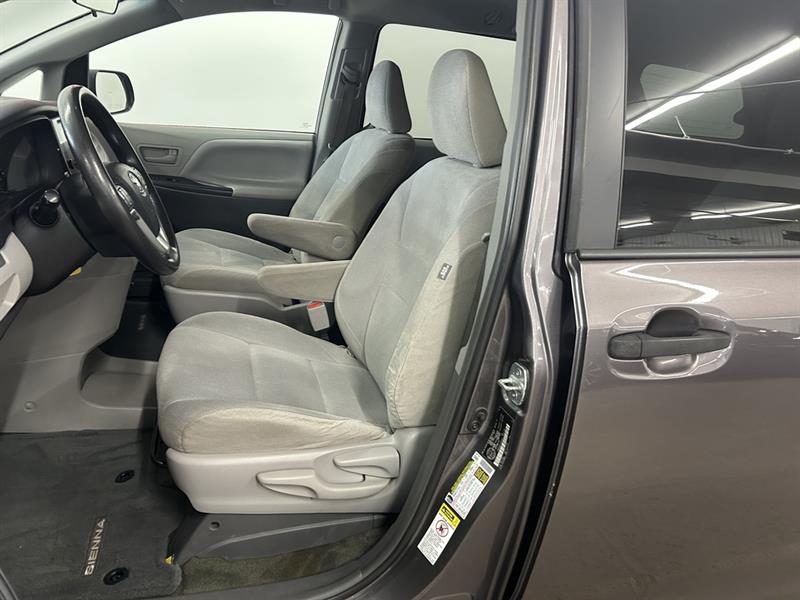 toyota Sienna 2015 - 12