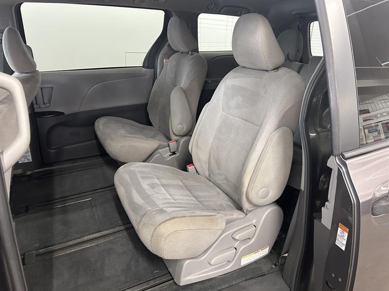 toyota Sienna 2015 - 13