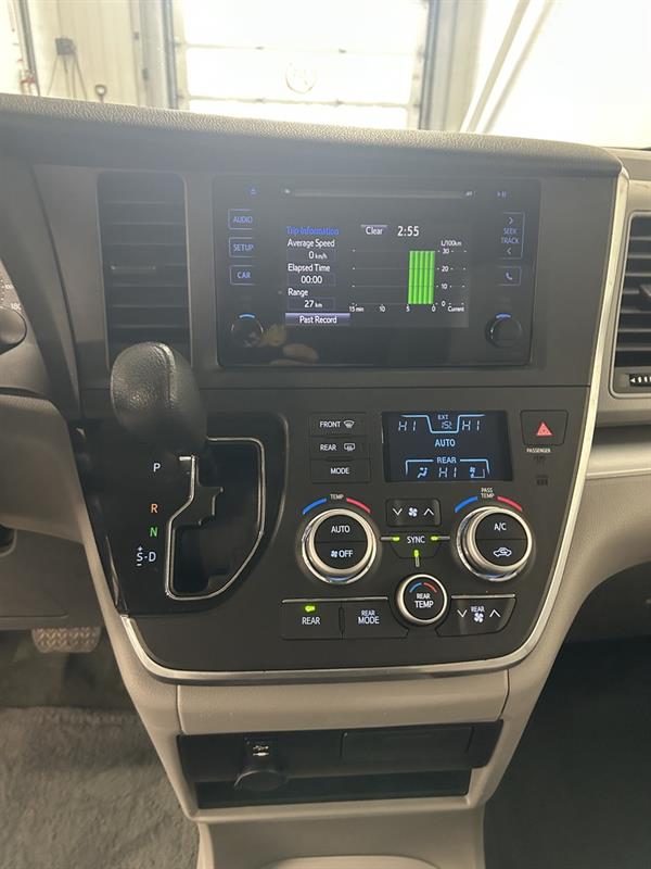 toyota Sienna 2015 - 19