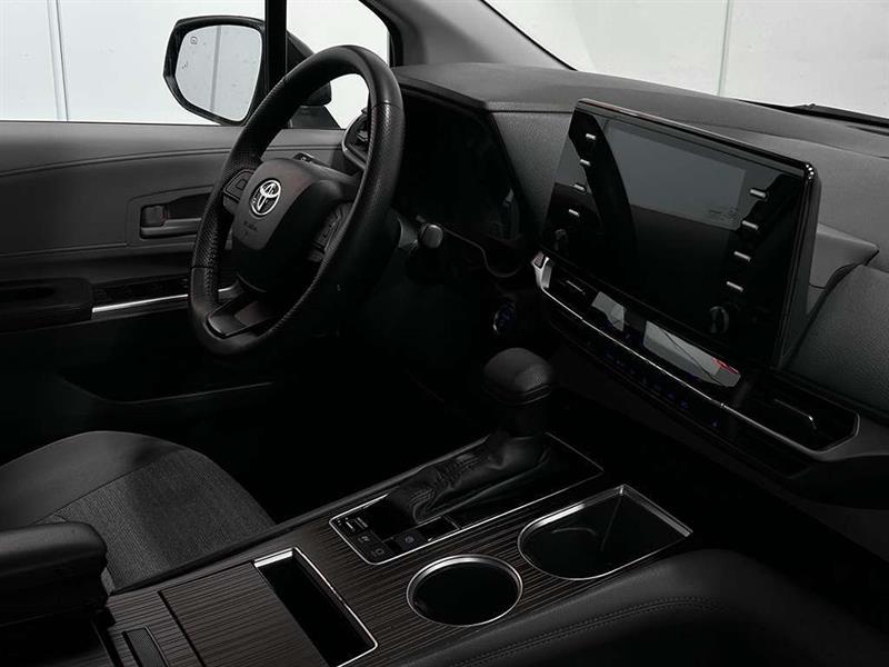 toyota Sienna 2022 - 26