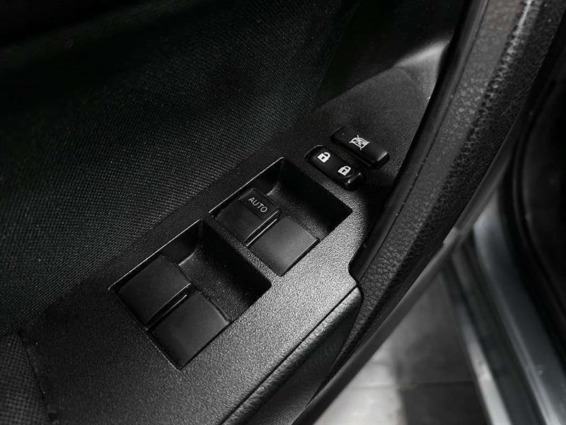 toyota Corolla 2018 - 13