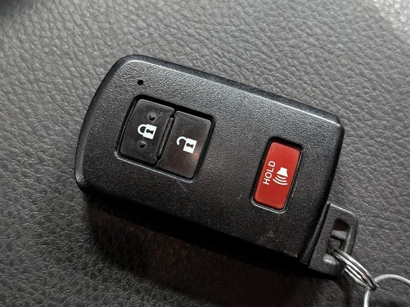 toyota Tacoma 2022 - 17