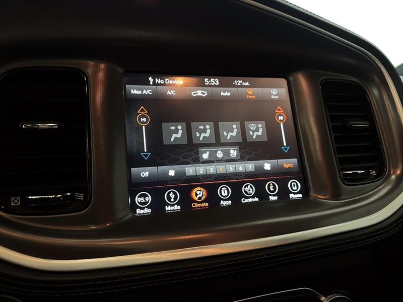 dodge Charger 2022 - 32