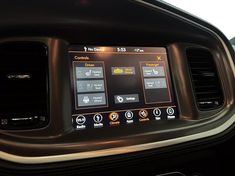 dodge Charger 2022 - 33