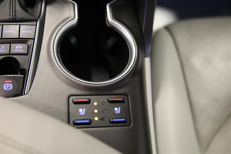 toyota Camry 2021 - 24