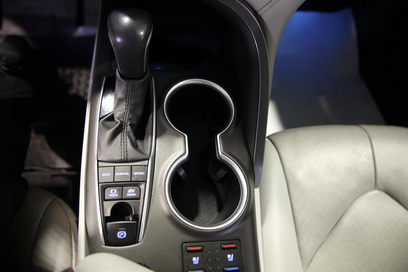 toyota Camry 2021 - 26