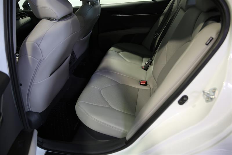 toyota Camry 2021 - 28