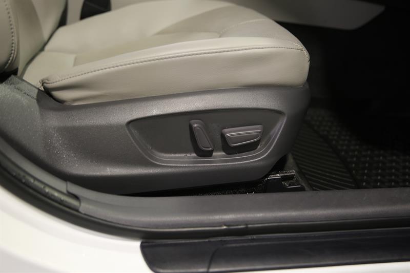 toyota Camry 2021 - 30