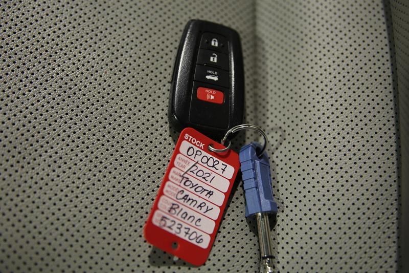 toyota Camry 2021 - 33