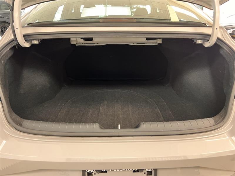 hyundai Elantra 2022 - 10