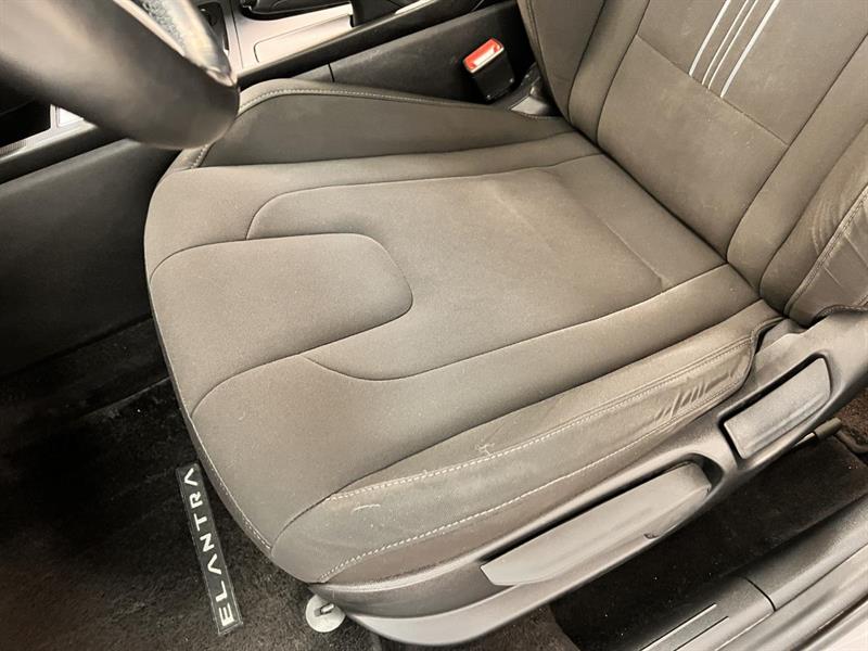 hyundai Elantra 2022 - 17