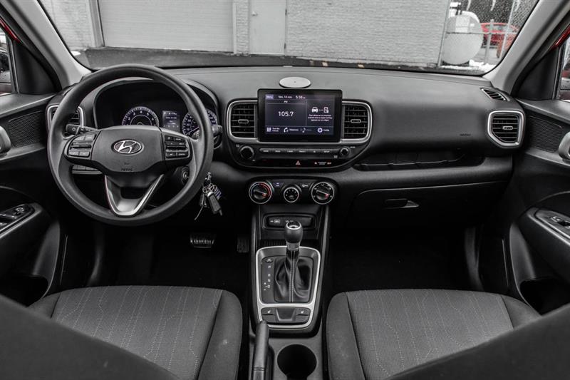 hyundai Venue 2022 - 25