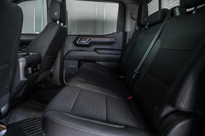 chevrolet Silverado 1500 2023 - 26