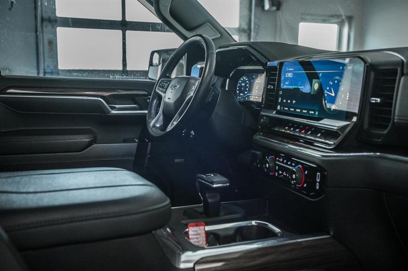 chevrolet Silverado 1500 2023 - 30