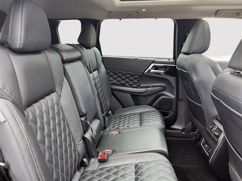 mitsubishi Outlander 2022 - 16