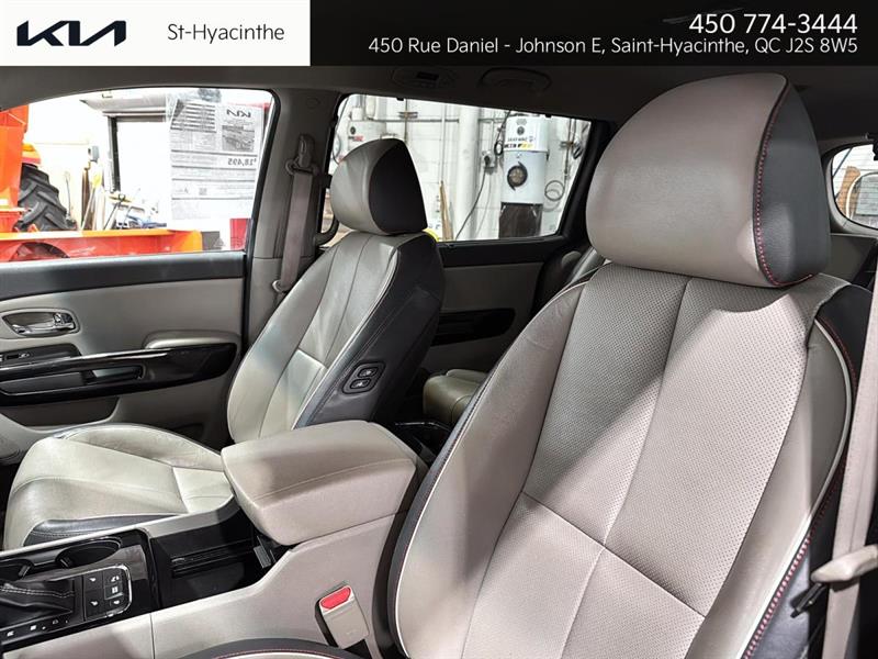 kia Sedona 2017 - 11